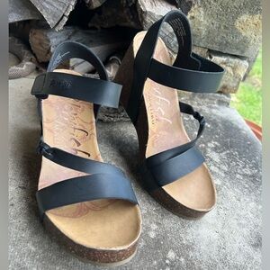 Blowfish Malibu Hydra black strappy sandals w/cork wedge heel Sz-9. Q